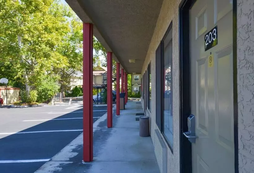 酒店 Atascadero Inn