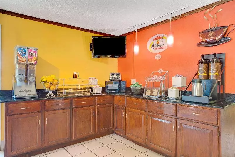 호텔 Economy 7 Inn Chesapeake  Portsmouth