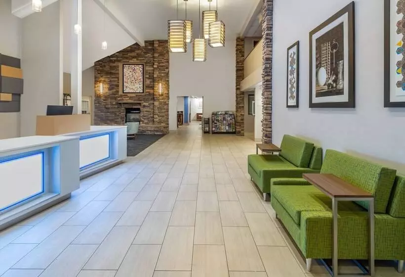 Отель Holiday Inn Express & Suites Wheat Ridge Denver West, An Ihg