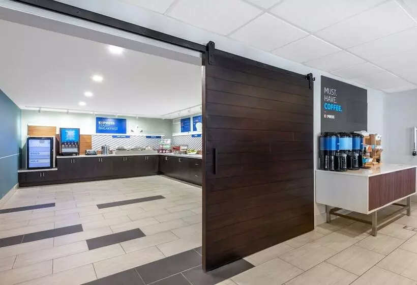 Отель Holiday Inn Express & Suites Wheat Ridge Denver West, An Ihg