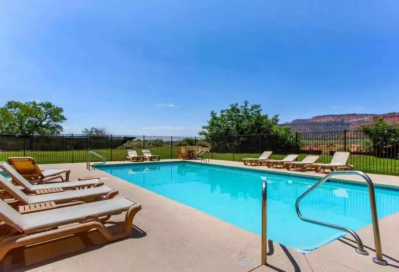 فندق Rodeway Inn