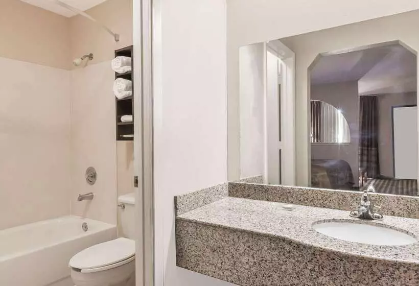 Hôtel Super 8 By Wyndham Houston/nasa