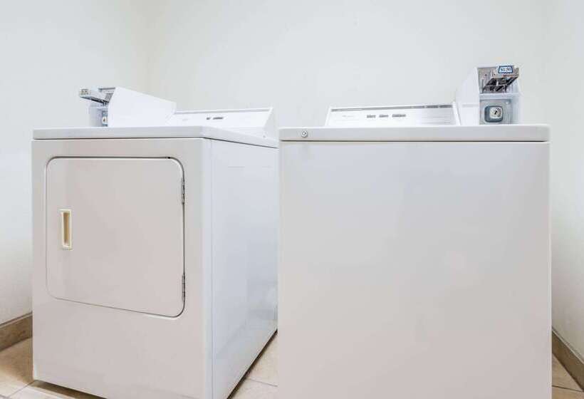 בית מלון כפרי Super 8 By Wyndham Platte City Kansas City Area