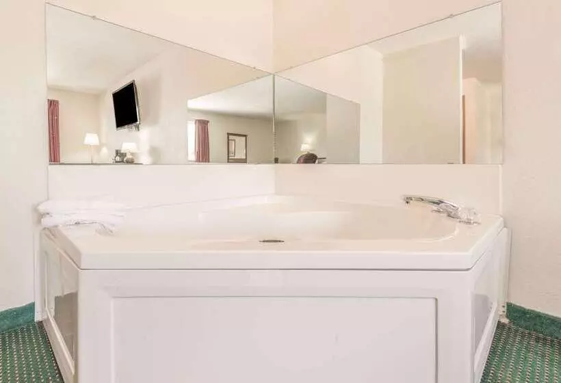 هتل Super 8 By Wyndham Platte City Kansas City Area