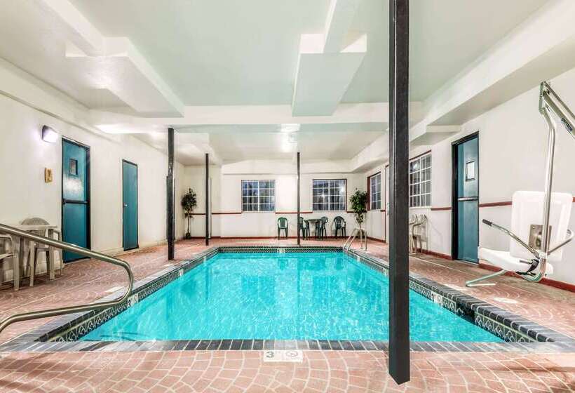 בית מלון כפרי Super 8 By Wyndham Platte City Kansas City Area