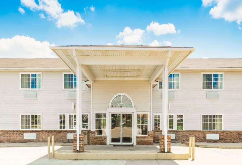 בית מלון כפרי Super 8 By Wyndham Platte City Kansas City Area