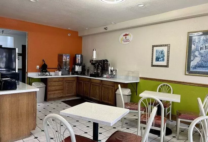 هتل Super 8 By Wyndham Platte City Kansas City Area