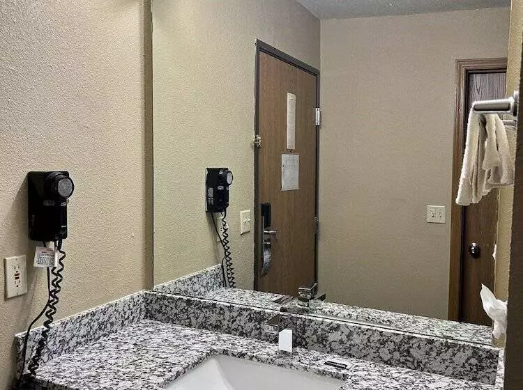 هتل Super 8 By Wyndham Platte City Kansas City Area