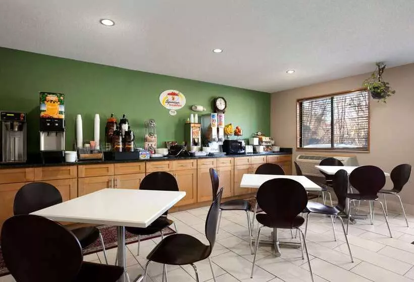 هتل Super 8 By Wyndham Richmond/chamberlayne Rd