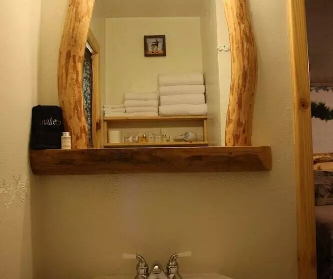 בית מלון כפרי Tahoe Valley Lodge