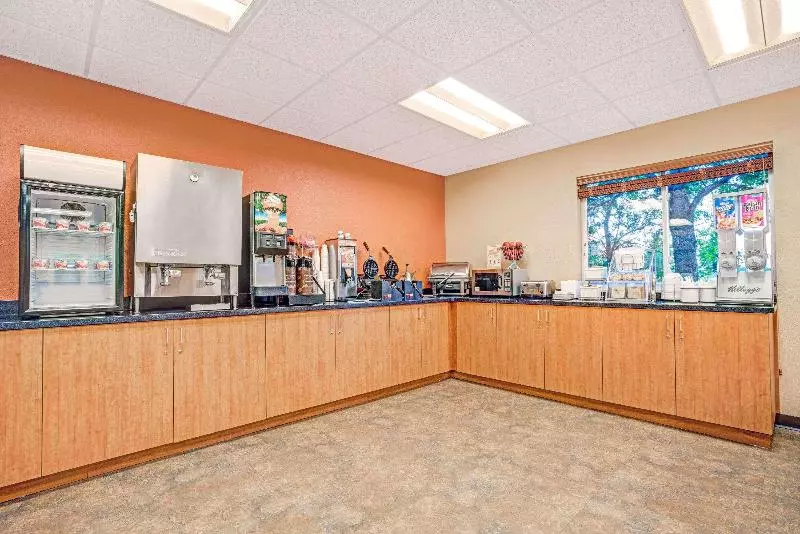 汽车旅馆 Blaine Town Inn & Suites