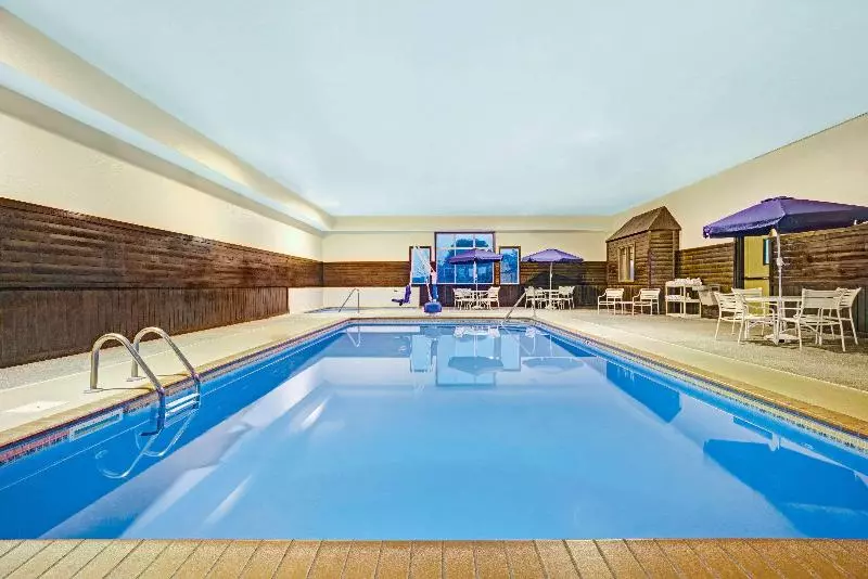 汽车旅馆 Blaine Town Inn & Suites