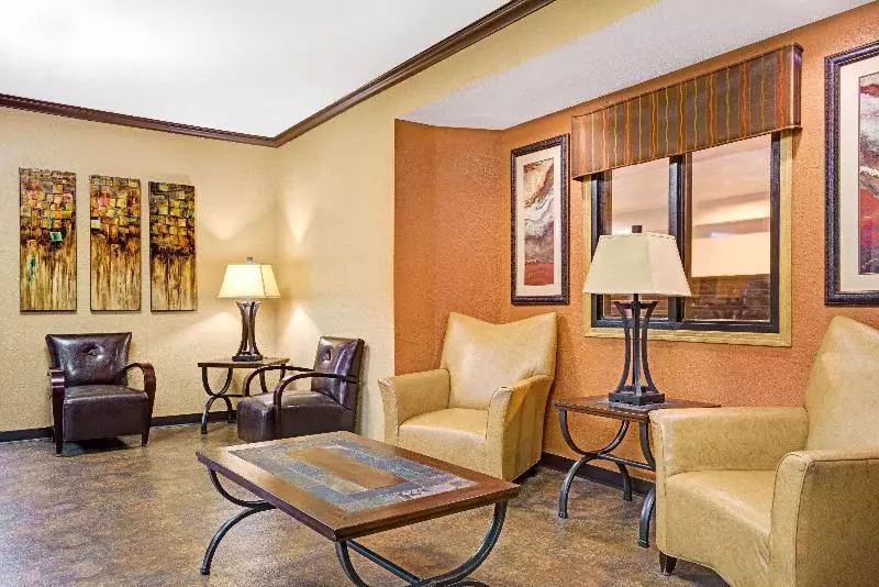 汽车旅馆 Blaine Town Inn & Suites