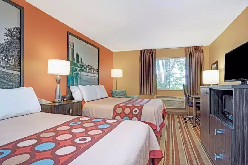 汽车旅馆 Blaine Town Inn & Suites