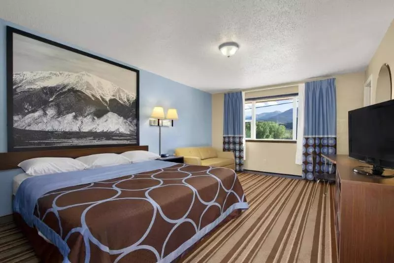 모텔 Loyal Duke Lodge