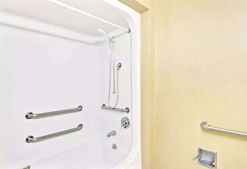 מוטל Super 8 By Wyndham Brockton