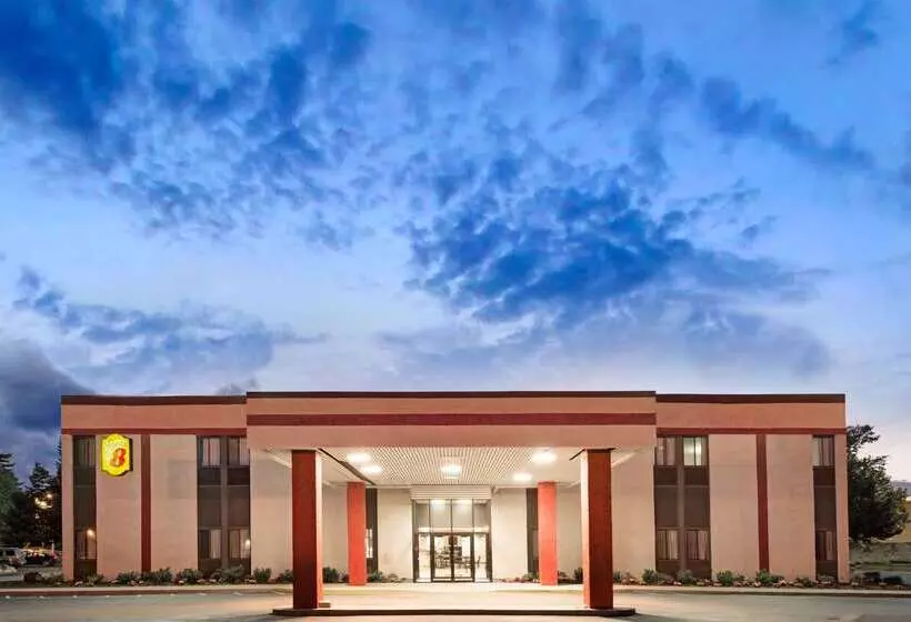 מוטל Super 8 By Wyndham Brockton