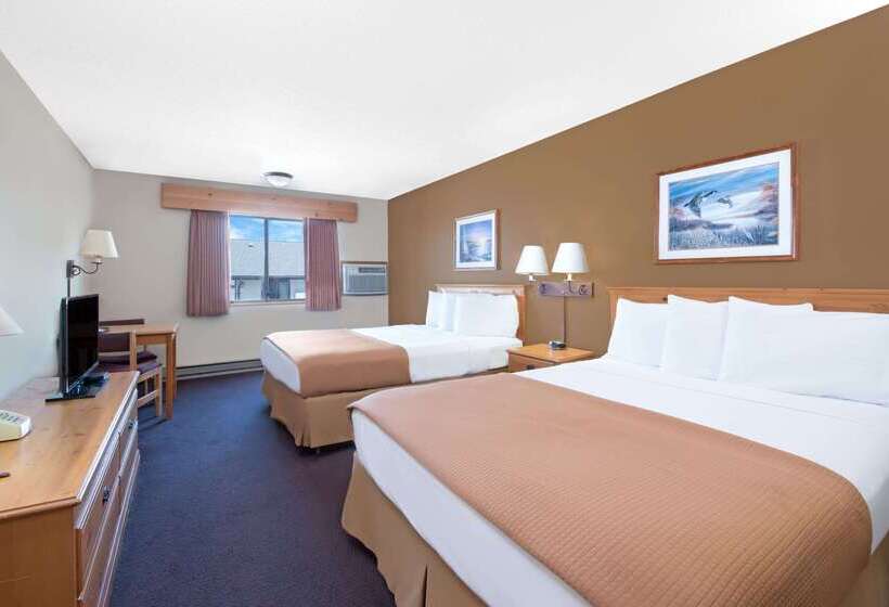 汽车旅馆  Super 8 By Wyndham Chamberlain Sd