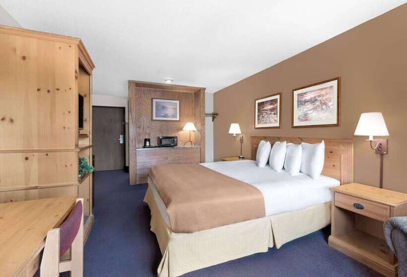 汽车旅馆  Super 8 By Wyndham Chamberlain Sd