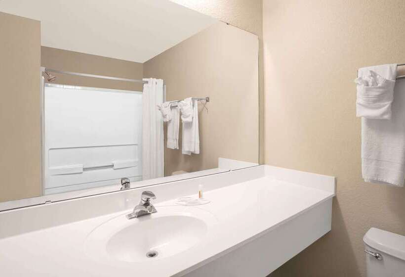 فندق على الطريق Super 8 By Wyndham Clemmons/winstonsalem Area