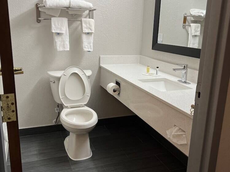 فندق على الطريق Super 8 By Wyndham Clemmons/winstonsalem Area