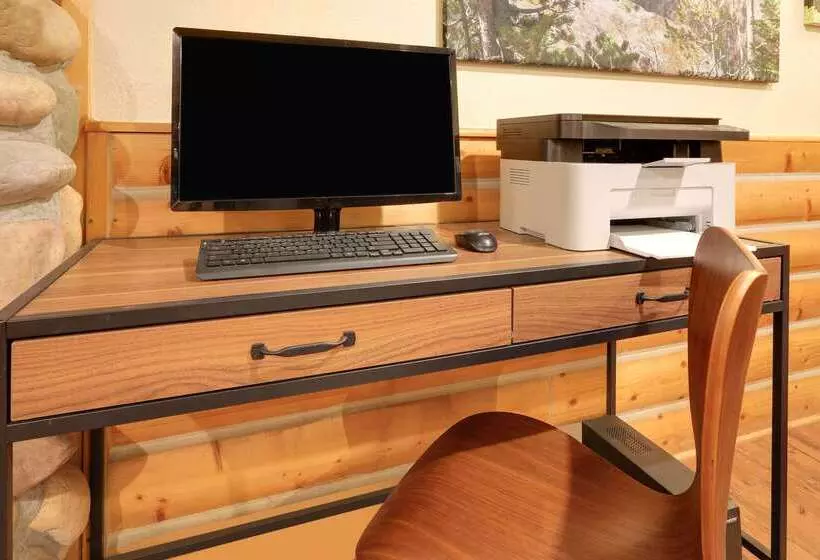 汽车旅馆  Super 8 By Wyndham Cody