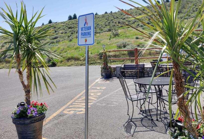 مُتل Super 8 By Wyndham Cody