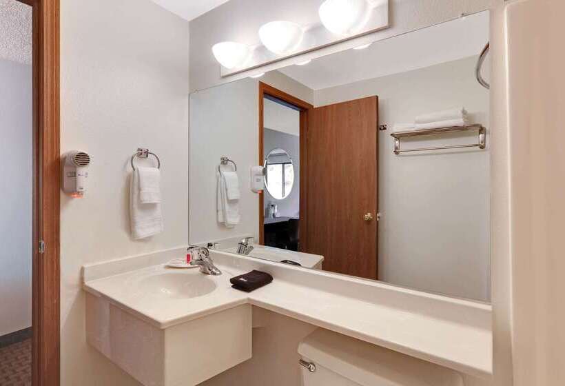 مُتل Super 8 By Wyndham Cody