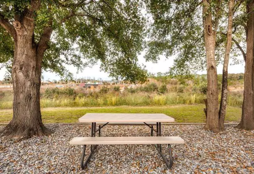 Opulent Oasis Motel Crestview