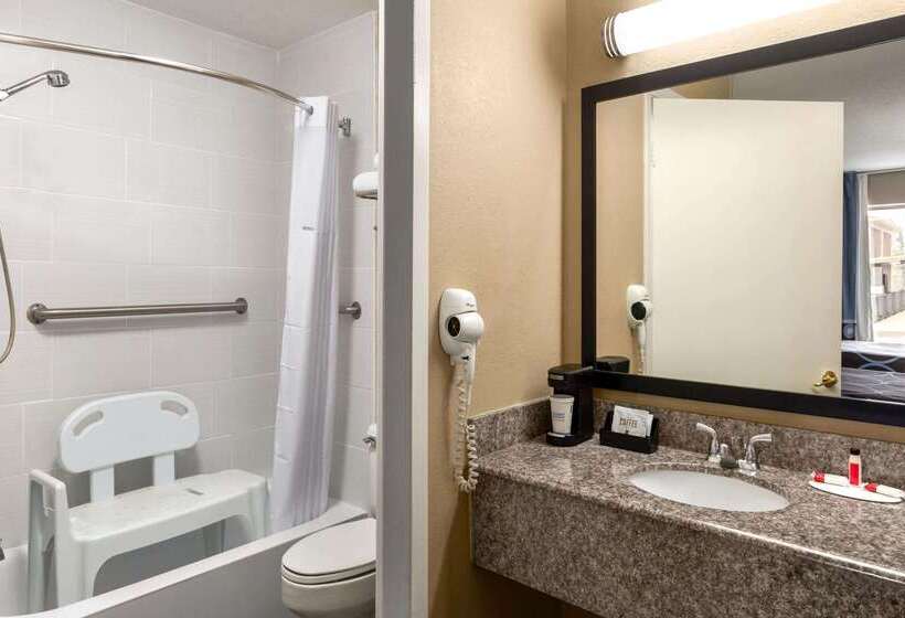 Opulent Oasis Motel Crestview