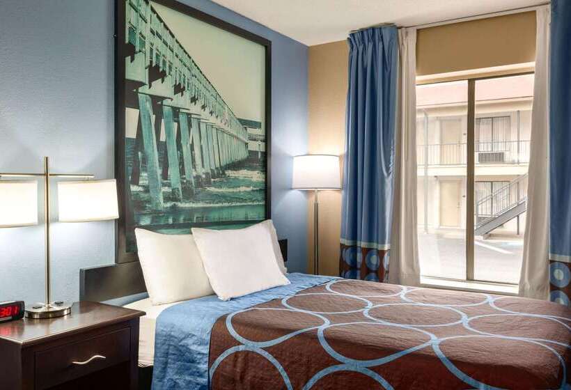 Opulent Oasis Motel Crestview