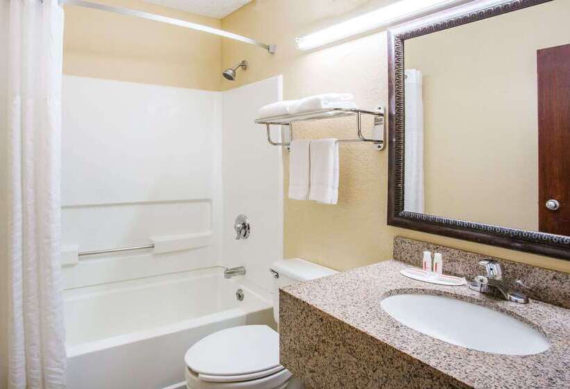 Мотель Super 8 By Wyndham Harrisonburg