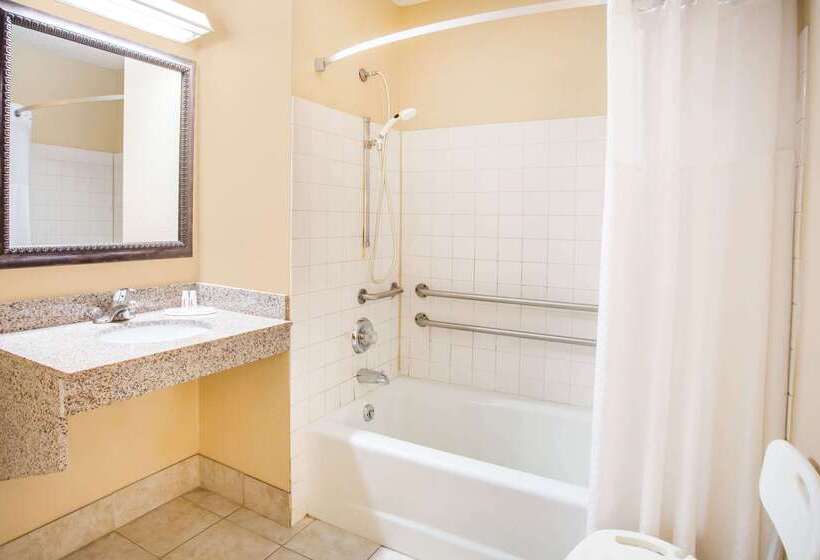 Мотель Super 8 By Wyndham Harrisonburg