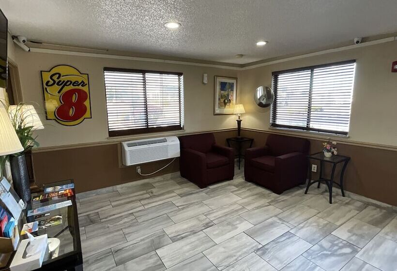 Мотель Super 8 By Wyndham Harrisonburg