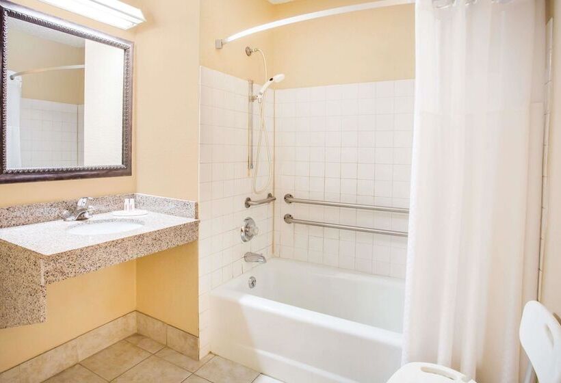 Мотель Super 8 By Wyndham Harrisonburg