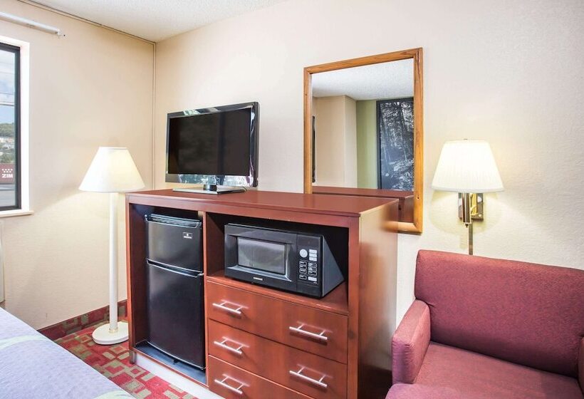 Мотель Super 8 By Wyndham Harrisonburg