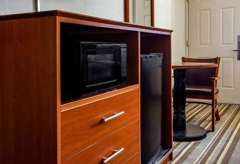 فندق على الطريق Super 8 By Wyndham Lake City