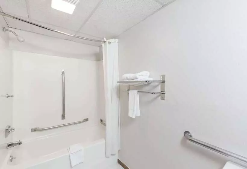 فندق على الطريق Super 8 By Wyndham Osceola Ia