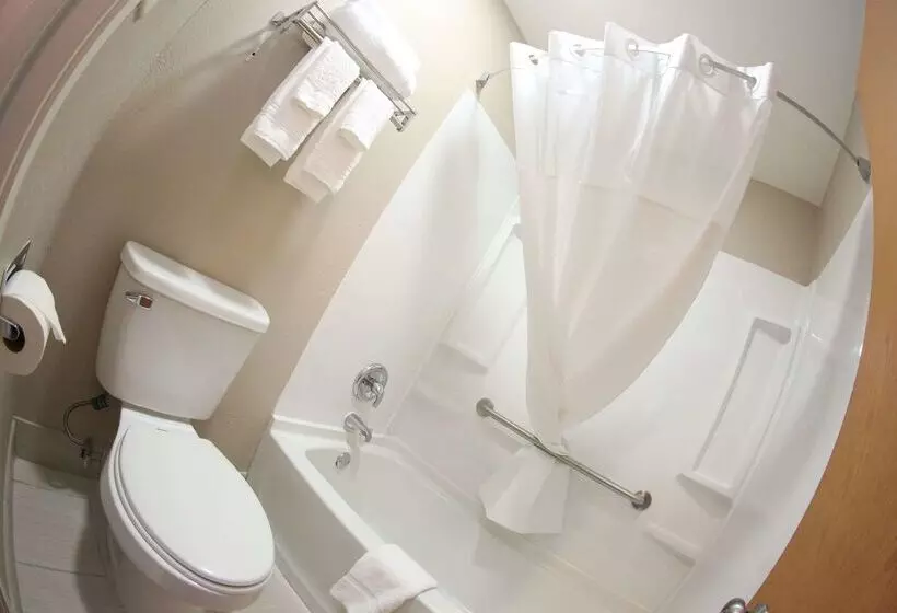 モーテル Super 8 By Wyndham Portsmouth