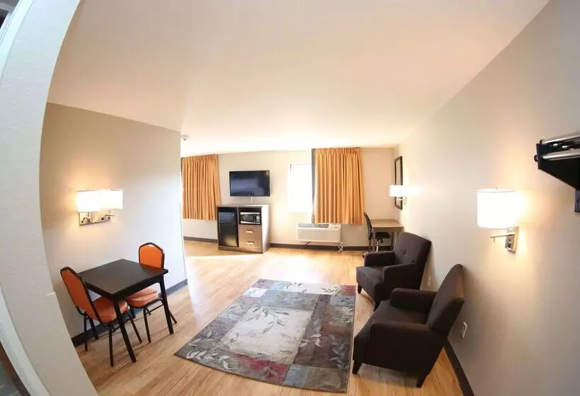 モーテル Super 8 By Wyndham Portsmouth