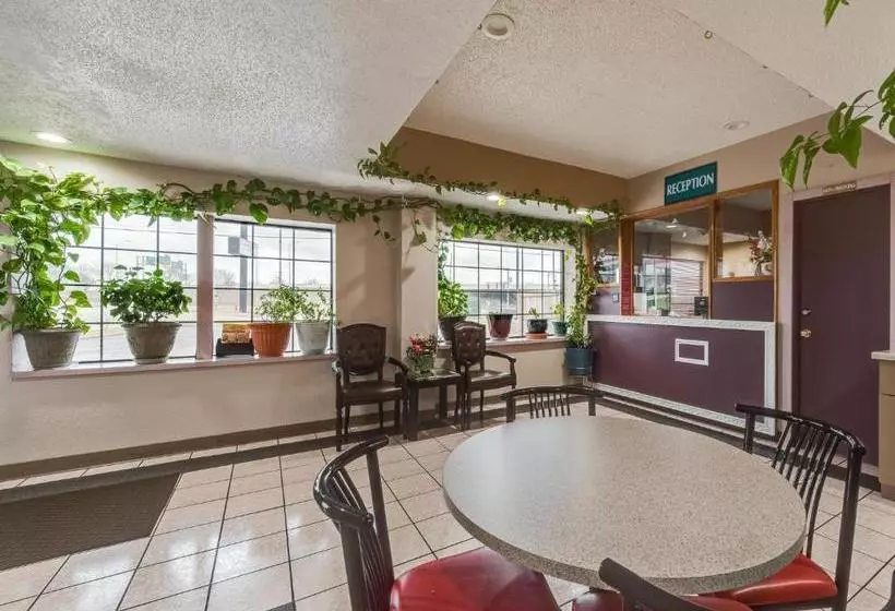 Мотель Travelers Inn Midwest City