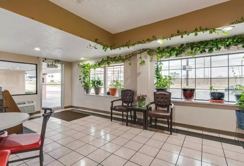 Мотель Travelers Inn Midwest City