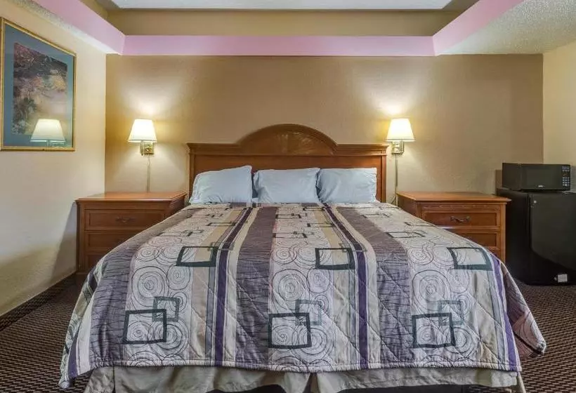 Мотель Travelers Inn Midwest City