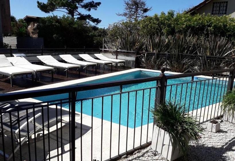 בית מלון כפרי Ayres Del Este