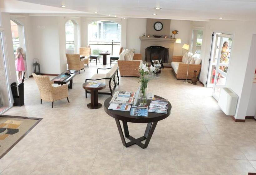 בית מלון כפרי Ayres Del Este