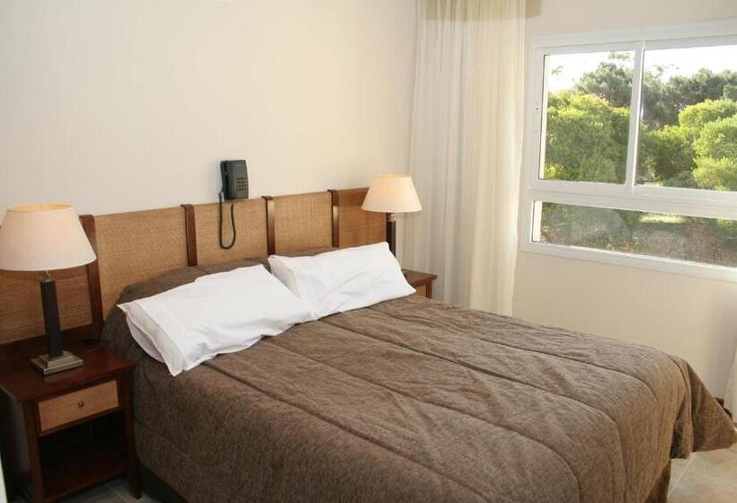 בית מלון כפרי Ayres Del Este