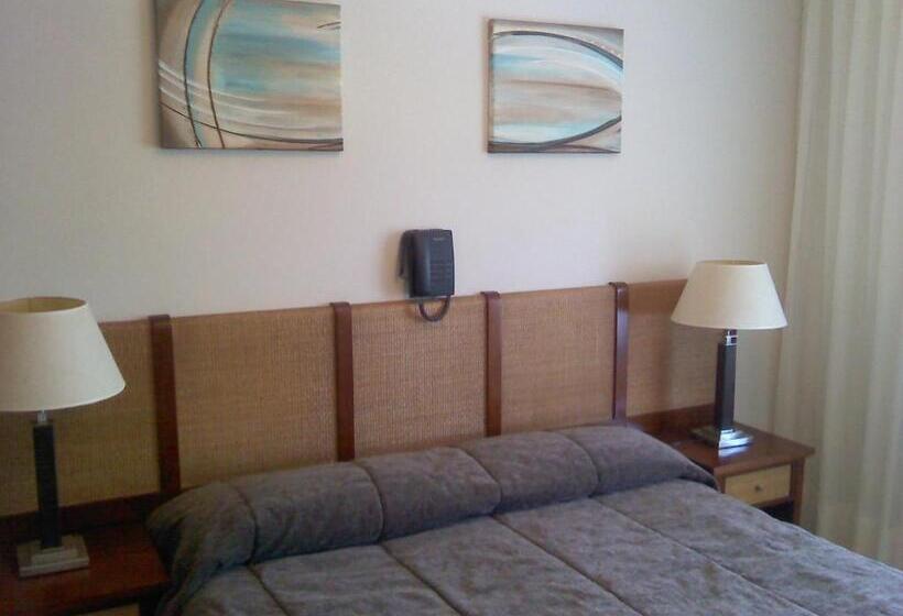 בית מלון כפרי Ayres Del Este