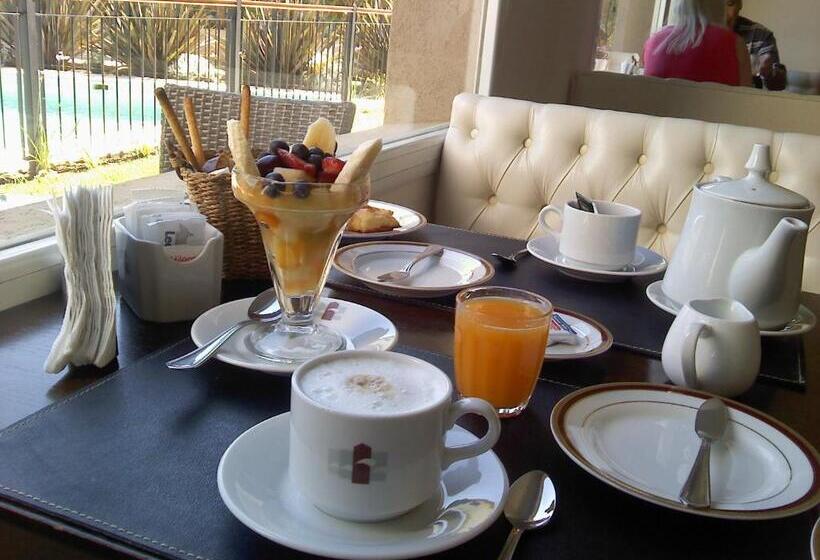 בית מלון כפרי Ayres Del Este