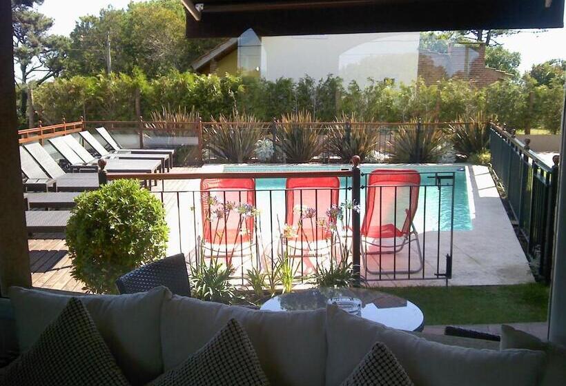 בית מלון כפרי Ayres Del Este