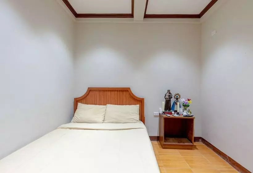 هتل Arjaymay Apartelle